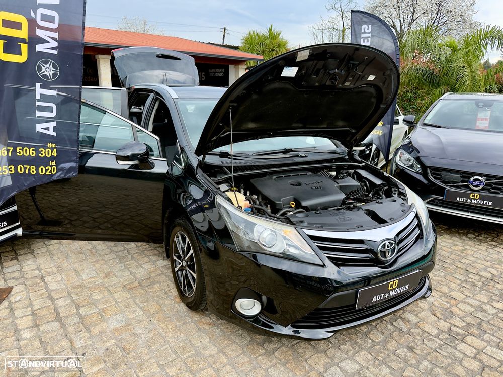 Toyota Avensis SW 2.0 D-4D Exclusive +Navi - 32