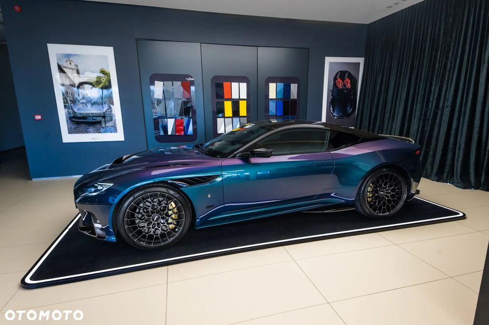 Aston Martin DBS - 3