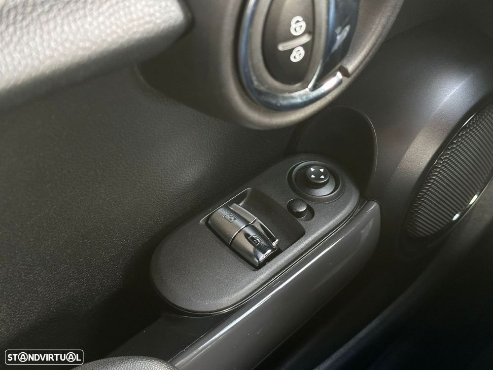 MINI 3 Portas Cooper D - 13