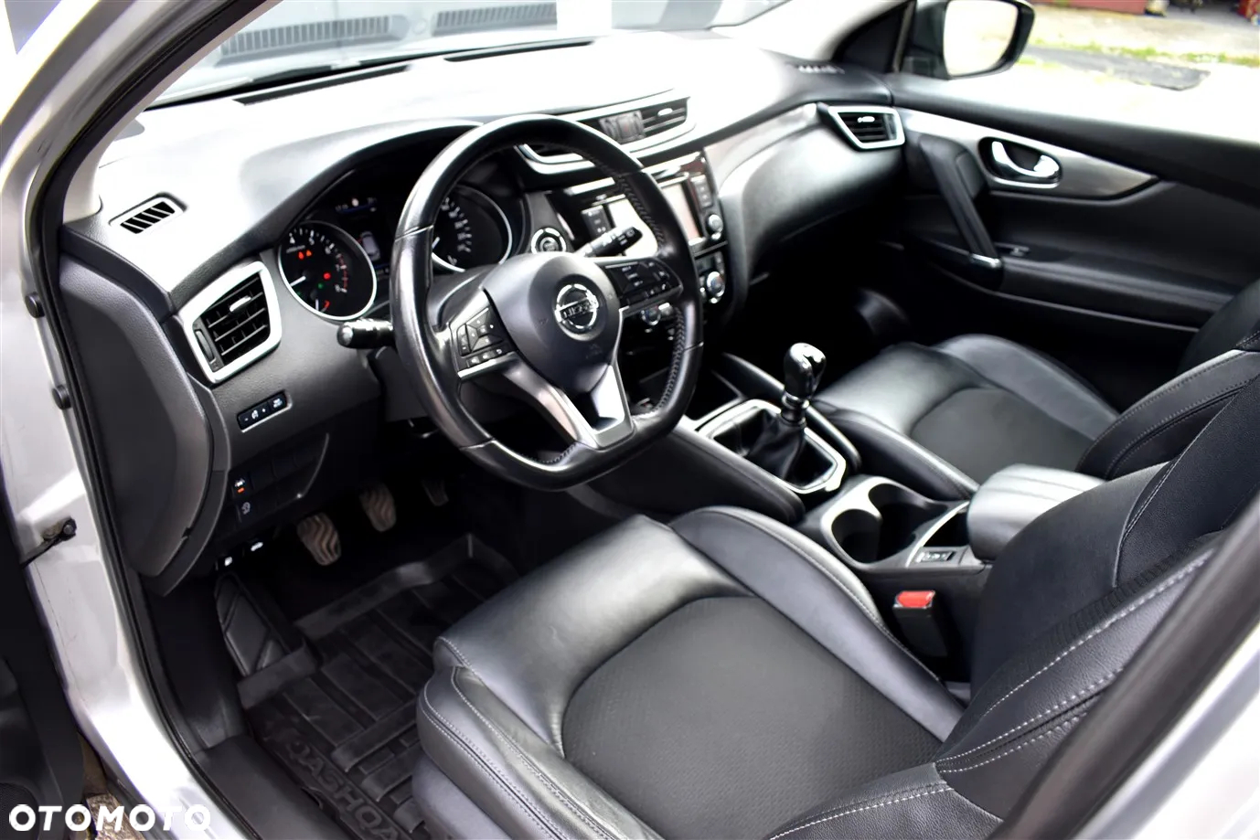 Nissan Qashqai 1.3 DIG-T ZAMA - 14
