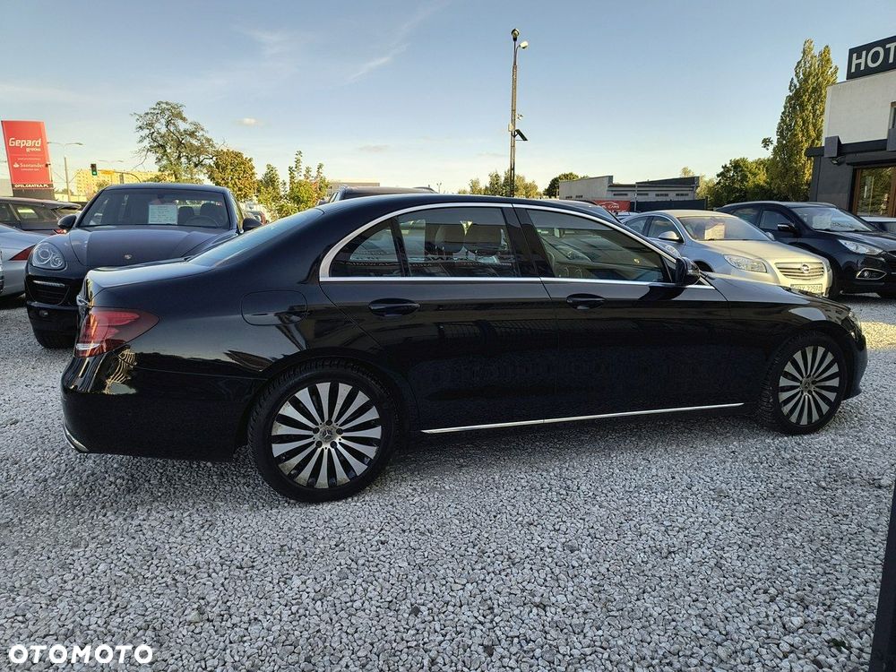 Mercedes-Benz Klasa E 400 4-Matic 9G-TRONIC - 34