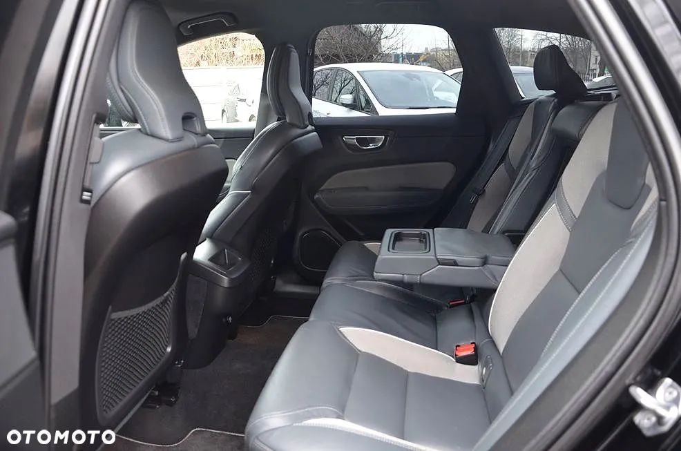 Volvo XC 60 D4 R-Design - 10