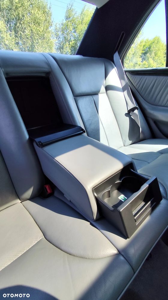 Mercedes-Benz Klasa E 320 Avantgarde - 25