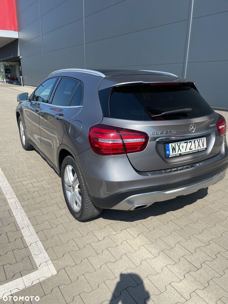 Mercedes-Benz GLA 250 4-Matic - 4