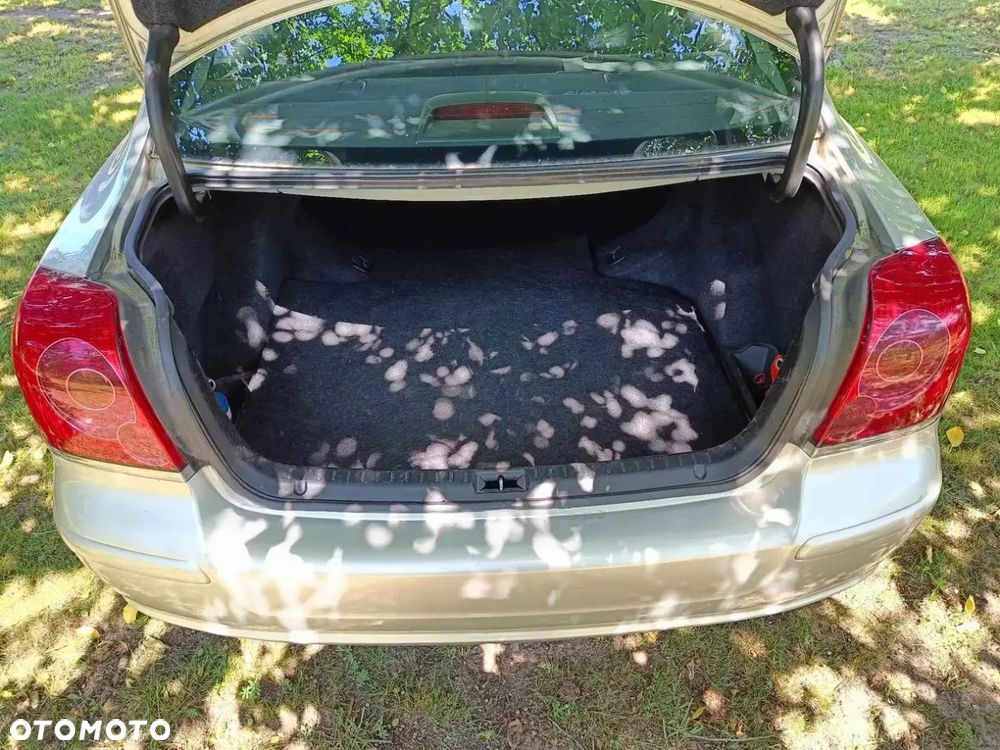 Toyota Avensis 2.0 D-4D Sol - 9