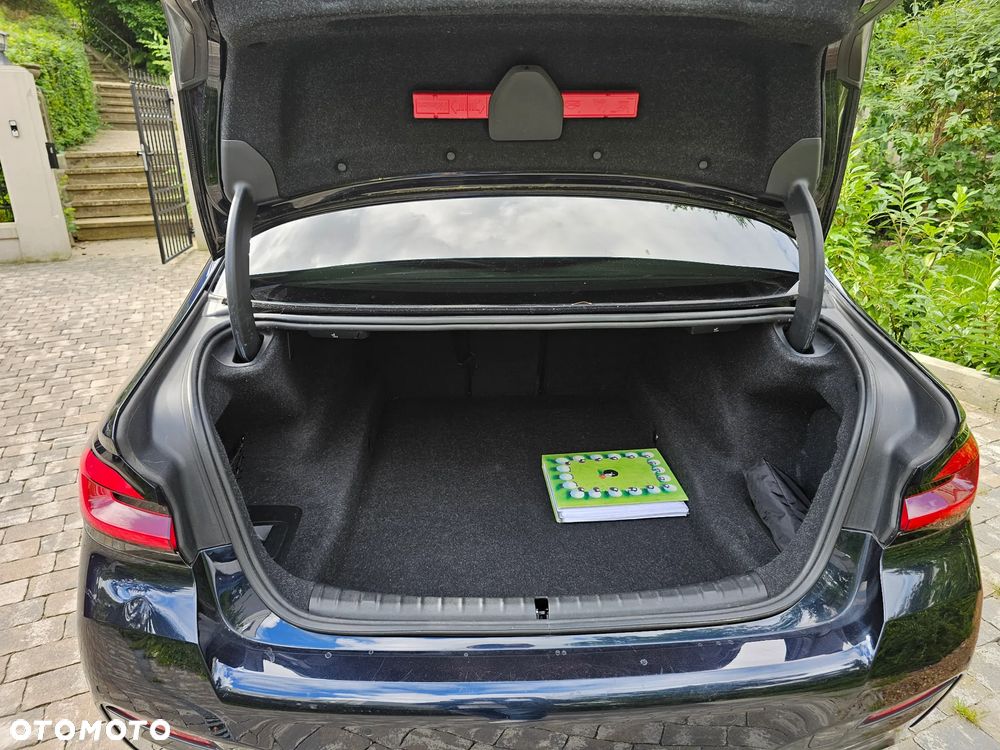 BMW Seria 5 520d xDrive - 10