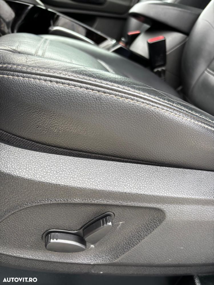 Ford Kuga 2.0 TDCi 4x4 Aut. Champions Edition - 10