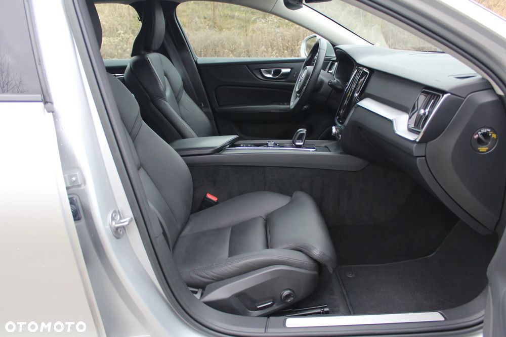 Volvo V60 Cross Country B4 D AWD Geartronic - 25