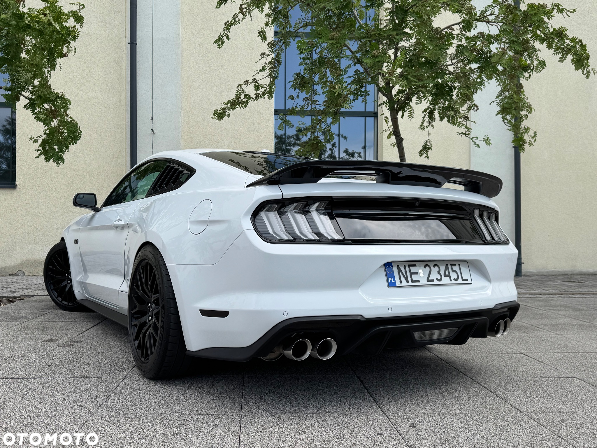 Ford Mustang 5.0 V8 GT - 4