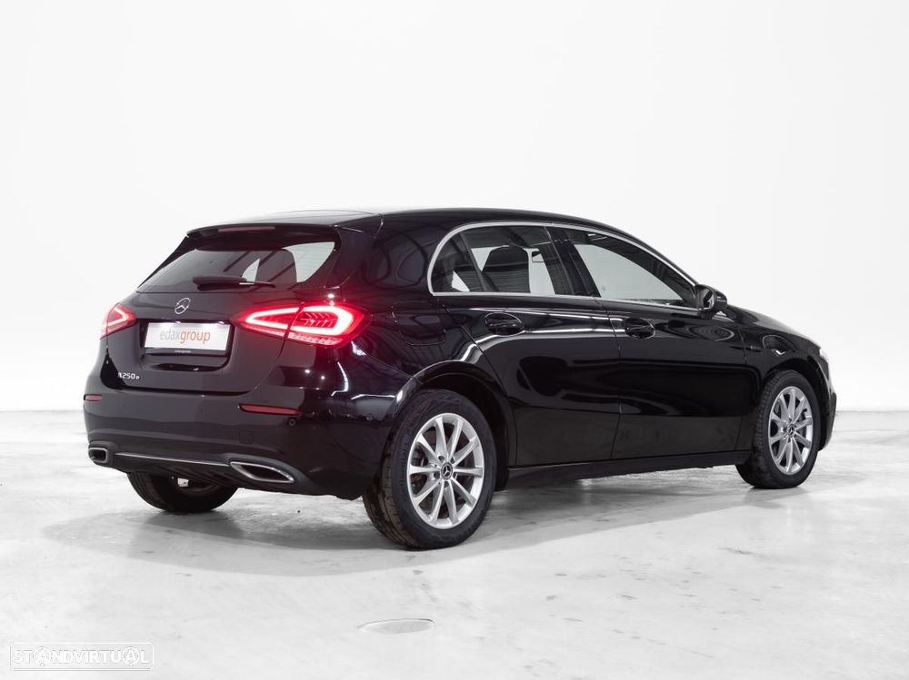 Mercedes-Benz A 250 e Progressive - 3