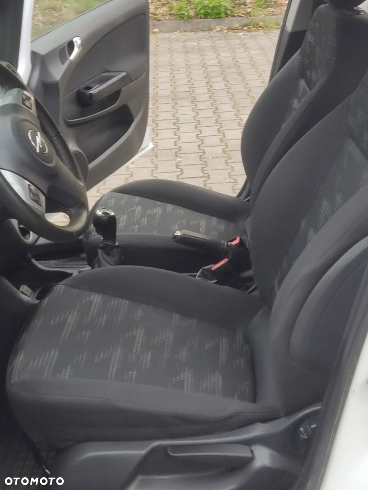 Opel Corsa 1.2 16V Cosmo - 21