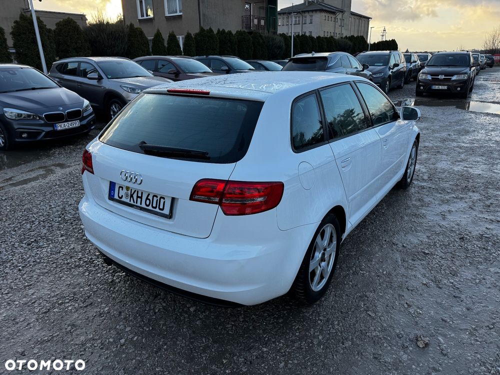 Audi A3 Sportback 1.6 Ambiente - 6
