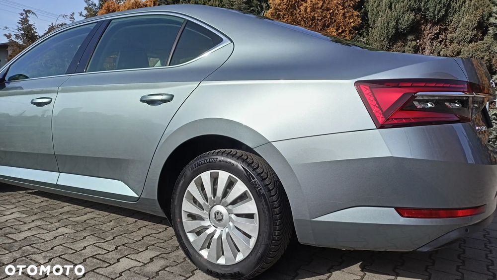 Skoda Superb 2.0 TSI Ambition DSG - 6