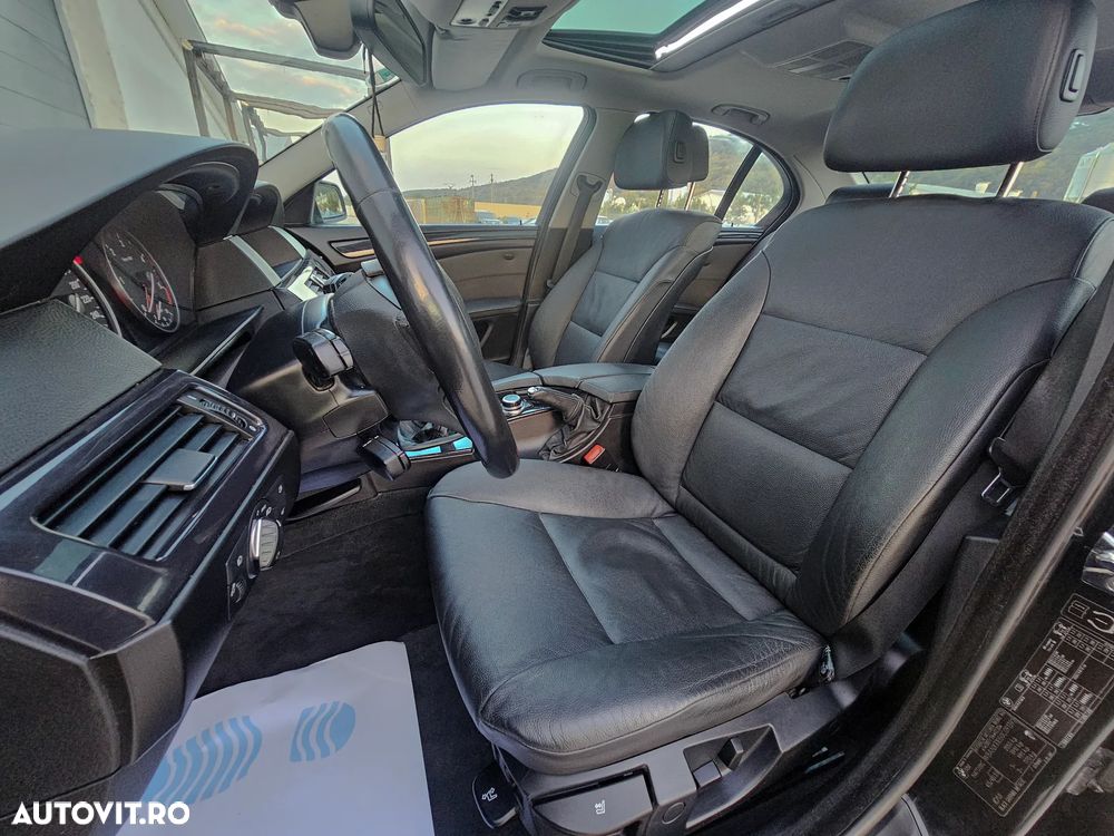 BMW Seria 5 520d Edition Exclusive - 11