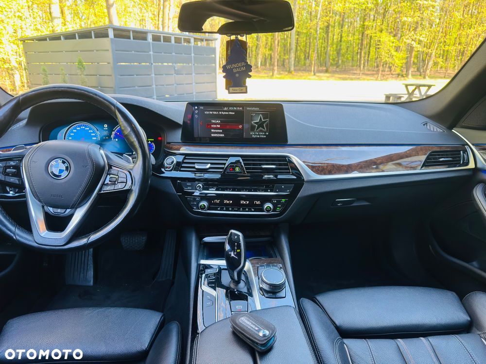 BMW Seria 5 530i xDrive M Sport Edition - 10