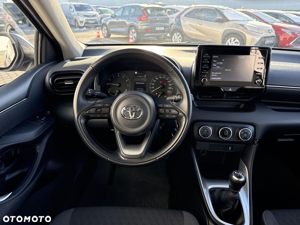 Toyota Yaris - 10