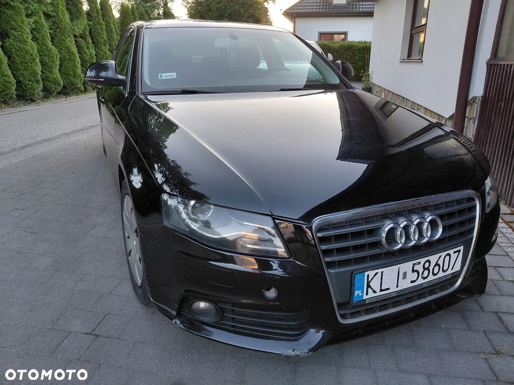 Audi A4 Limousine - 4