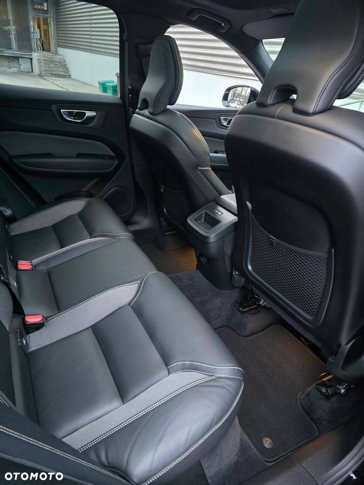 Volvo XC 60 B4 D AWD Plus Bright - 16