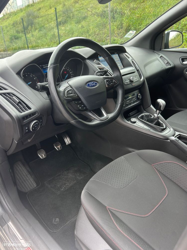 Ford Focus 1.0 EcoBoost MHEV ST-Line - 16