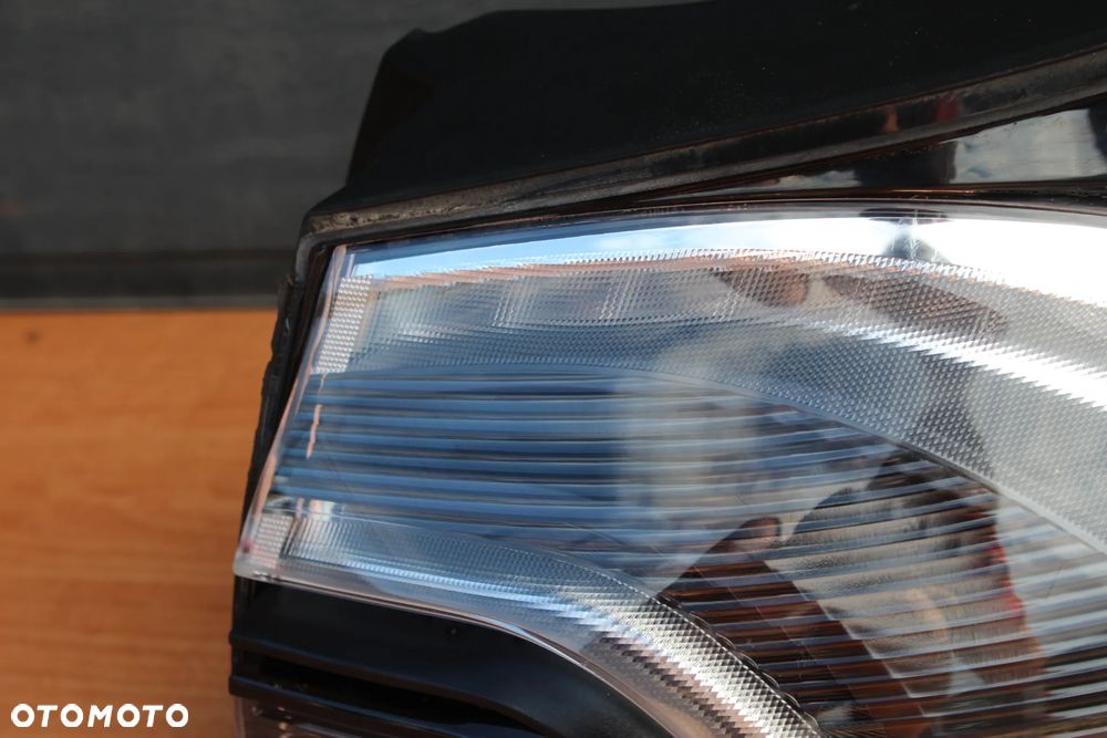 LAMPA PRAWY TYŁ PRAWA TYLNA W BŁOTNIK !!! LED !!! OPEL ZAFIRA C 39033315 - 4
