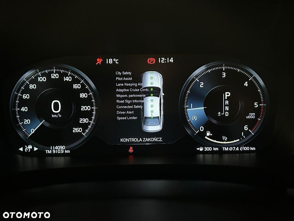 Volvo S90 D4 Momentum - 25