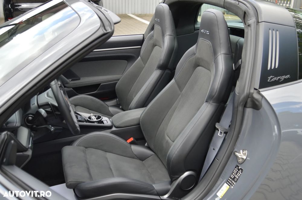 Porsche 911 Targa 4 GTS PDK - 3