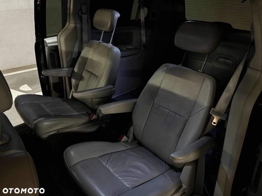 Chrysler Town & Country 4.0 Limited - 12