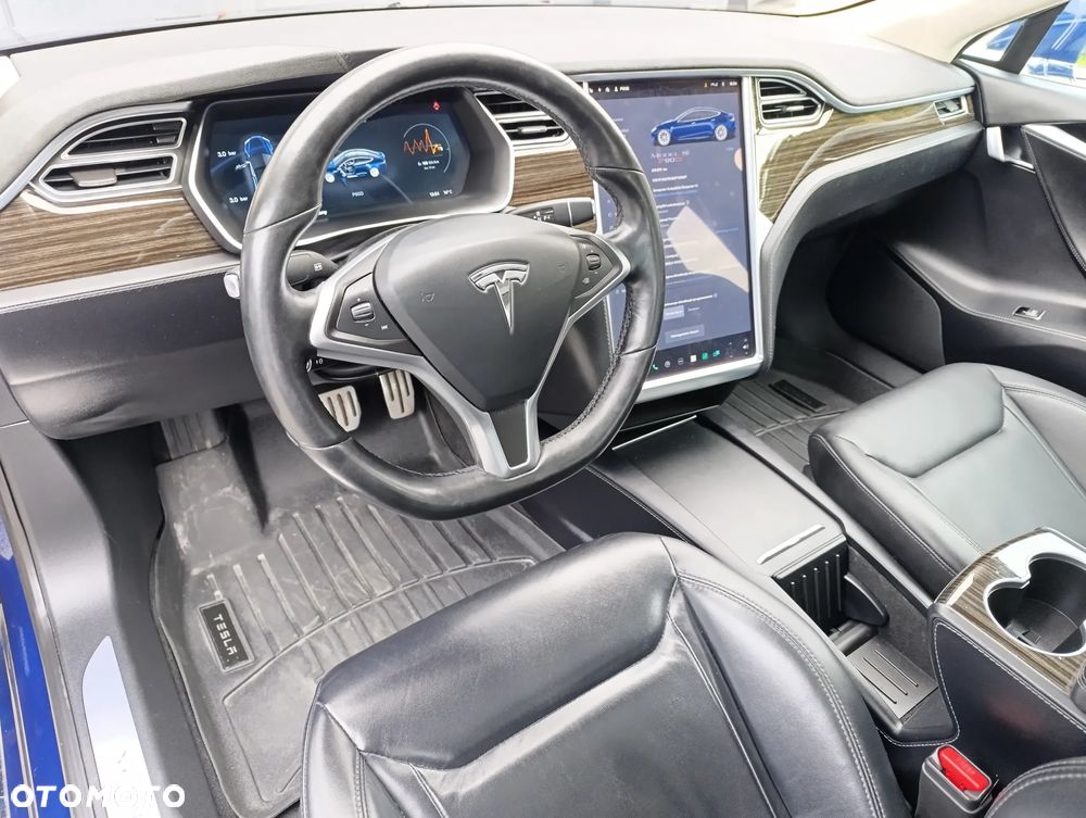 Tesla Model S - 3