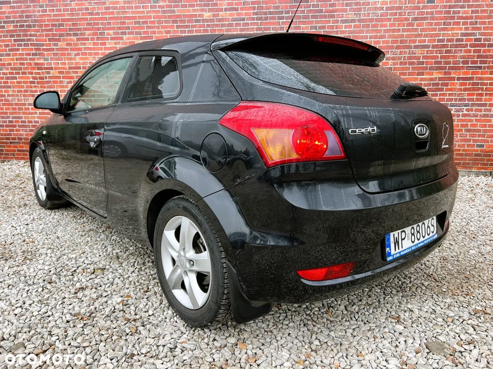Kia Ceed - 4