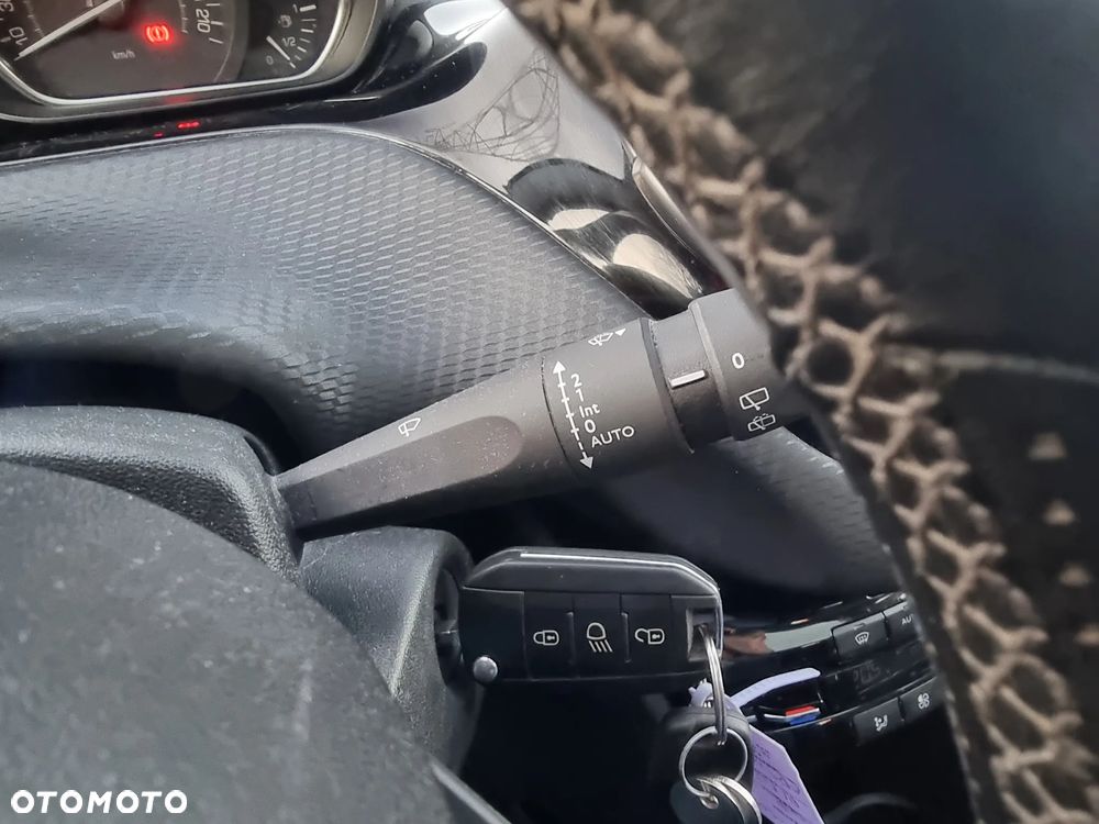 Peugeot 2008 BlueHDi FAP 120 STOP & START Crossway - 22