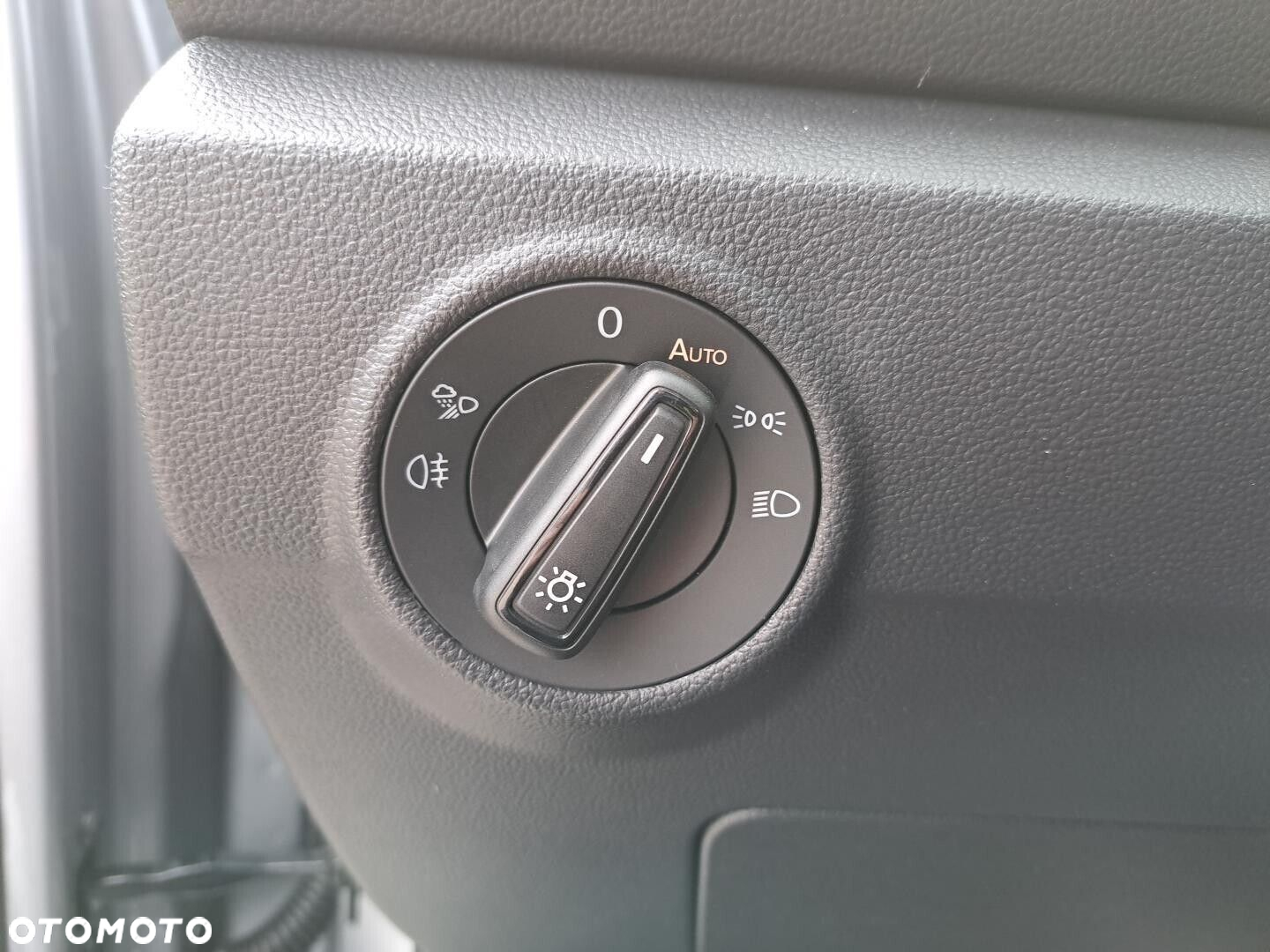 Volkswagen T-Roc - 22