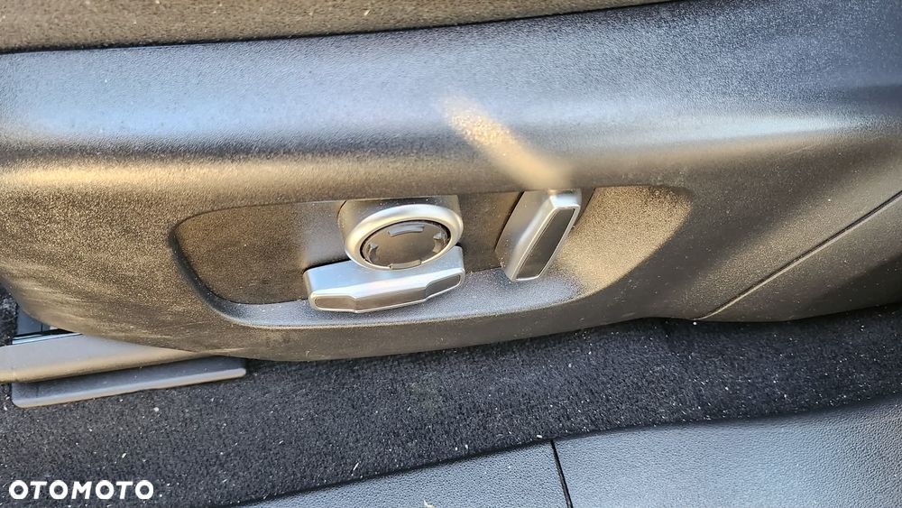 Land Rover Range Rover Evoque 2.0 P200 mHEV R-Dynamic - 23