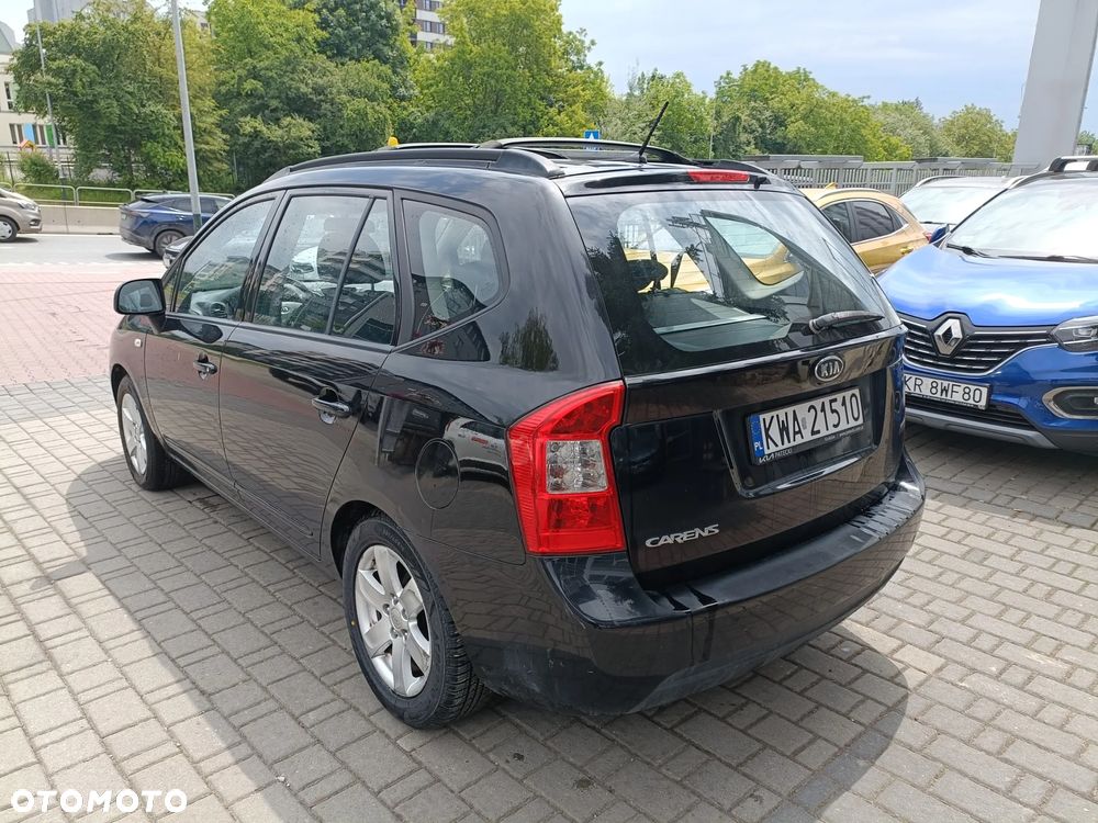Kia Carens 2.0 EX - 7