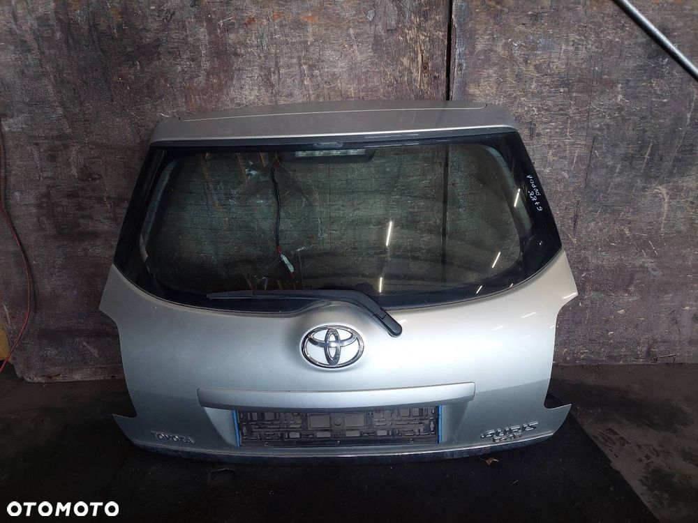 KOMPLETNY TYŁ KLAPA BAGAŻNIKA ZDERZAK TYŁ LAMPY TOYOTA AURIS I HB 5D 1C0 - 10