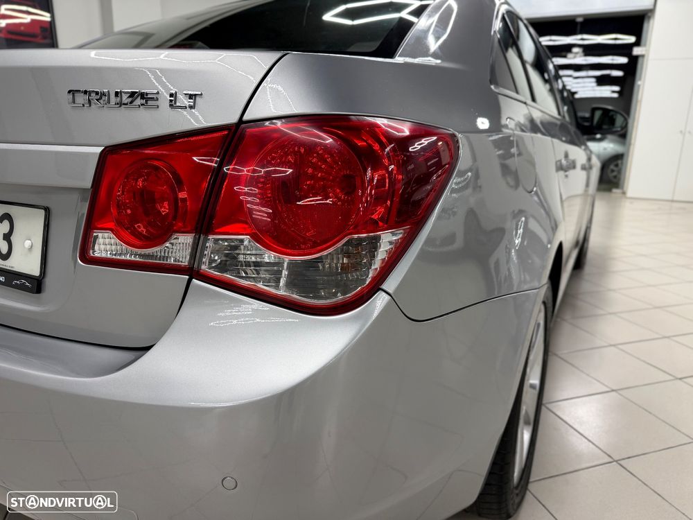 Chevrolet Cruze ver-2-0-auto-lt - 6