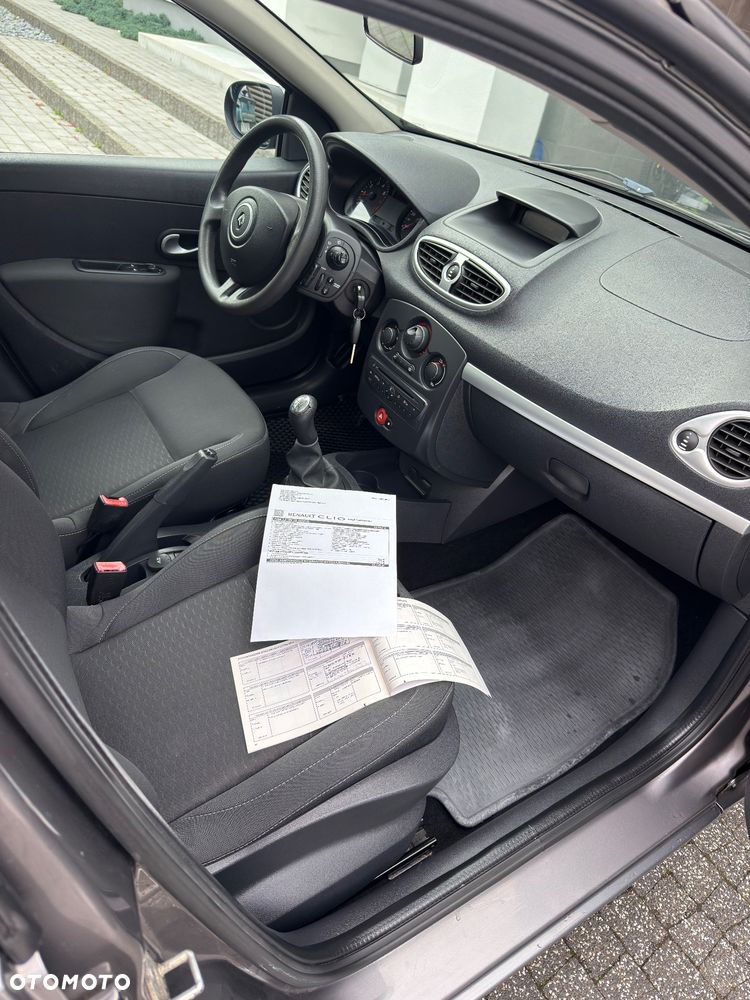 Renault Clio 1.2 16V All Inclusive - 12