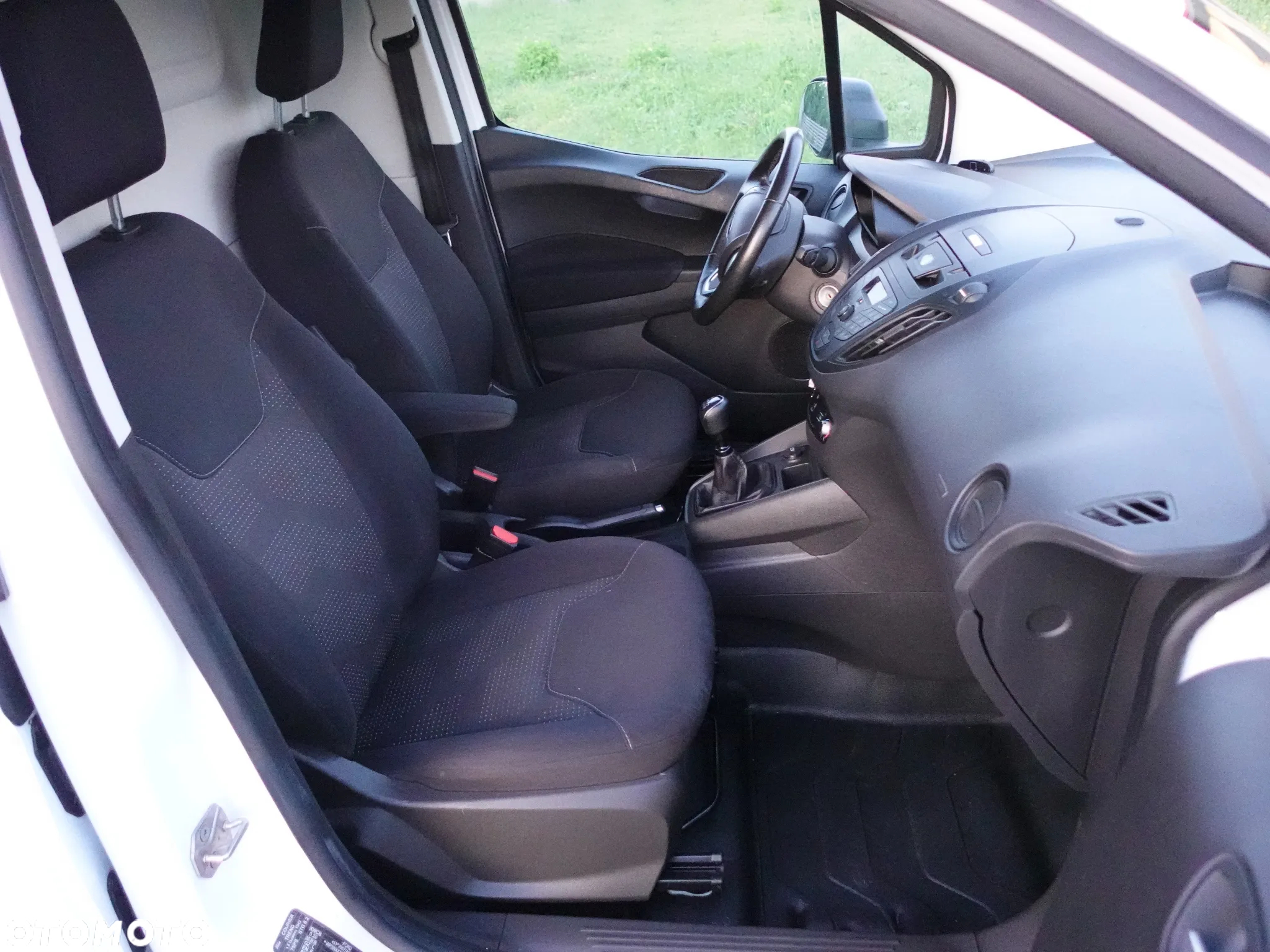 Ford TRANSIT COURIER - 4