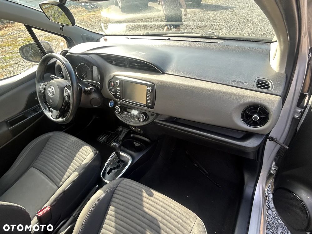 Toyota Yaris Hybrid 100 Dynamic EU6 - 15