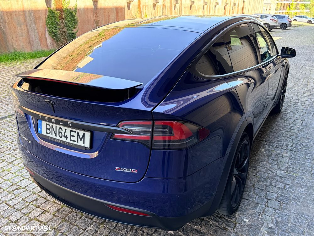 Tesla Model X P100D - 23