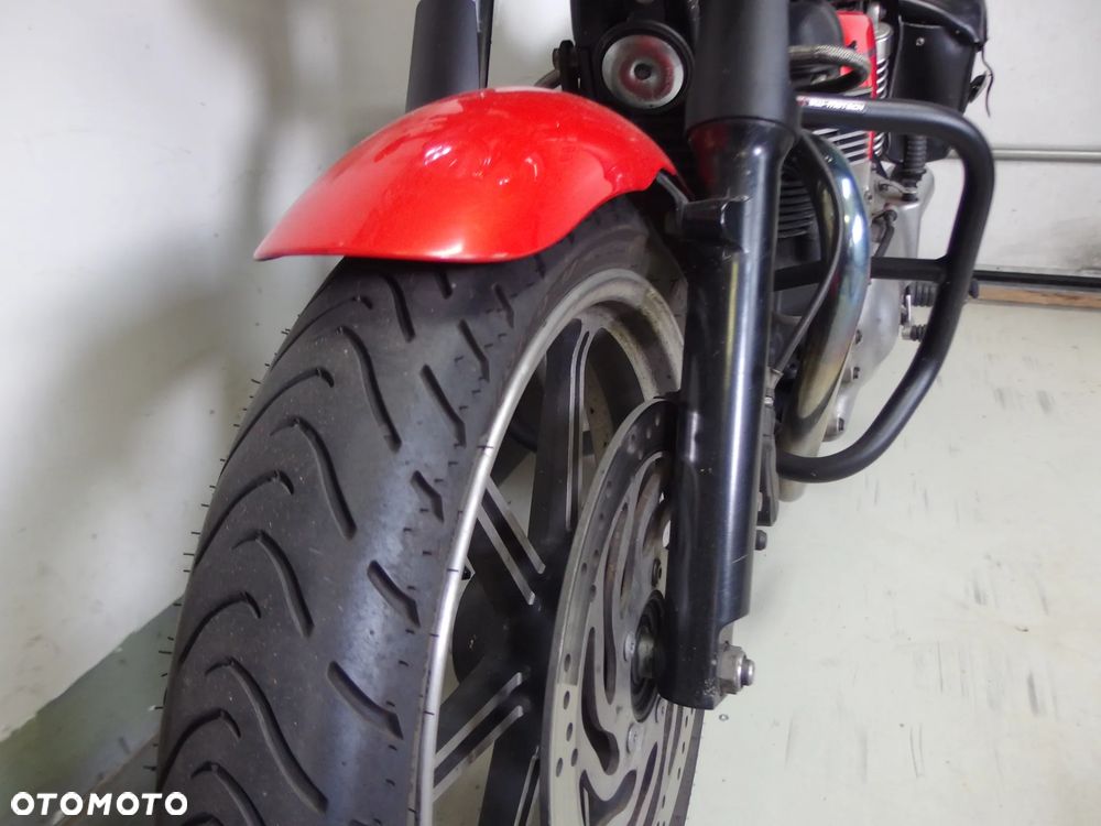 Triumph Bonneville - 8