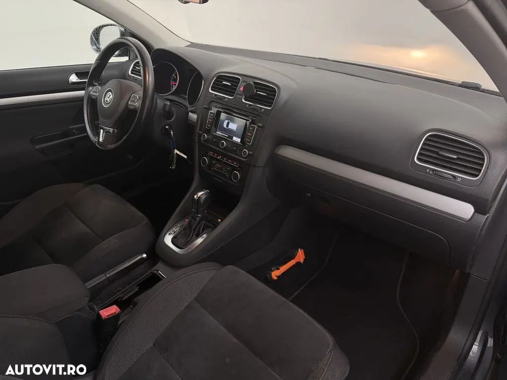 Volkswagen Golf - 6
