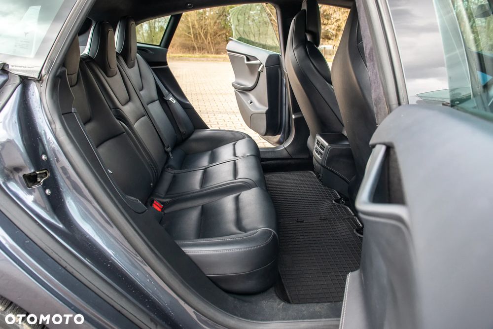 Tesla Model S Long Range Plus - 21