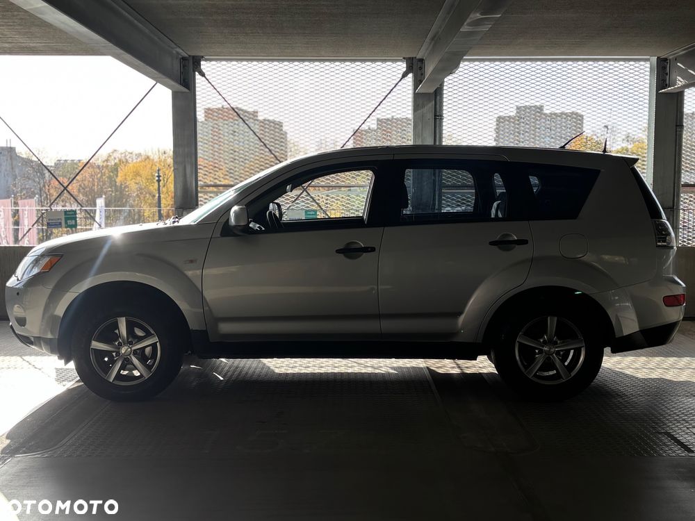 Mitsubishi Outlander 2009 photo 3