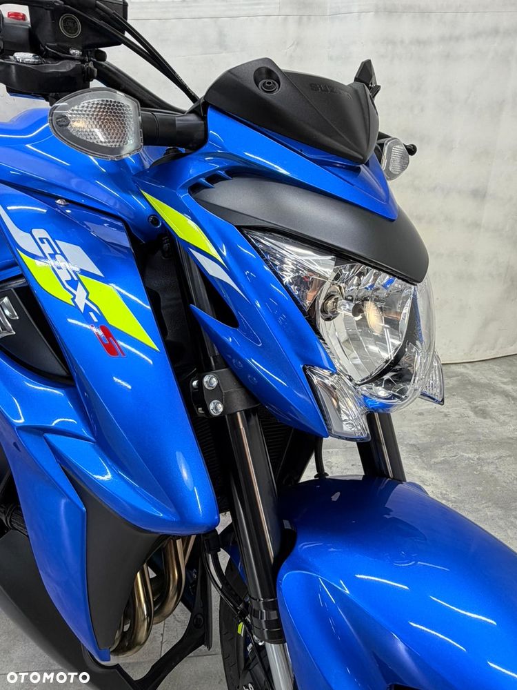 Suzuki GSX 1000 - 29
