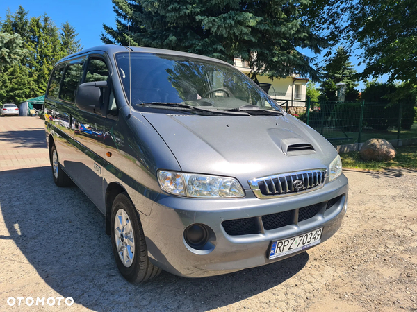 Hyundai H-1