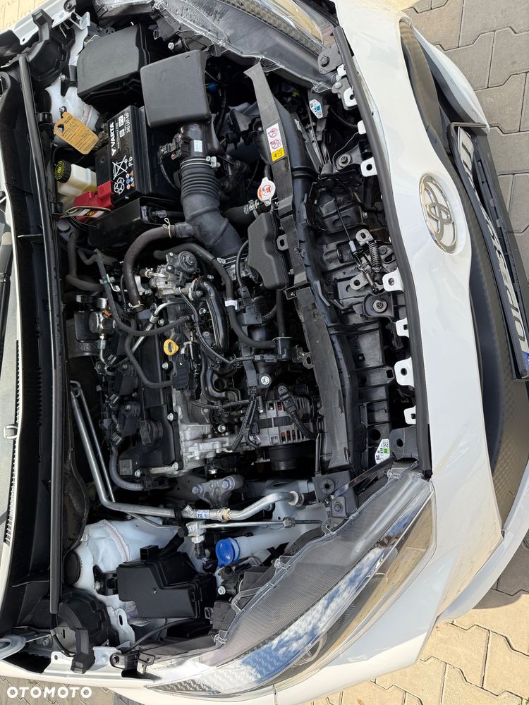 Toyota Yaris 1.5 Comfort - 24