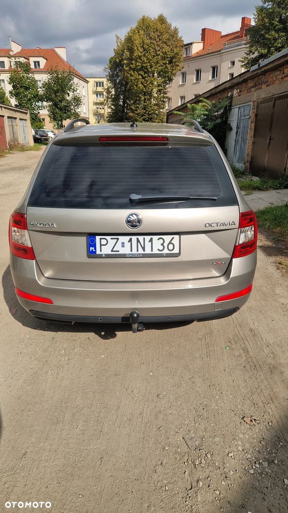 Skoda Octavia 1.6 TDI 4x4 Ambition - 2