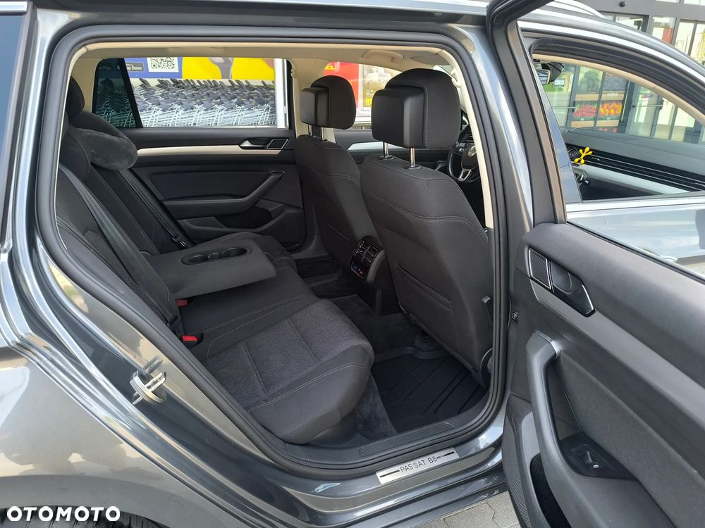 Volkswagen Passat 1.6 TDI (BlueMotion Technology) Comfortline - 24