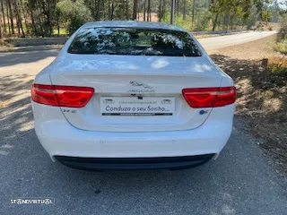 Jaguar XE 2.0 D R-Sport - 16