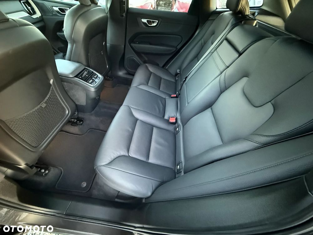 Volvo XC 60 B4 D AWD Geartronic Inscription - 31